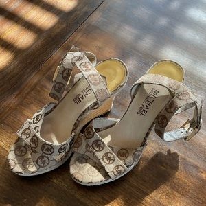 🟤 Michael Kors Wedges